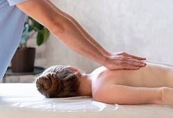 *Masaje Relajante  * Masaje tejidos profundos  * Masaje descontracturante  * Masaje mixto  ( Relajante, tejidos profundos , descontracturante ). * Reflexología Podal *Masaje Deportivo , masaje de piernas